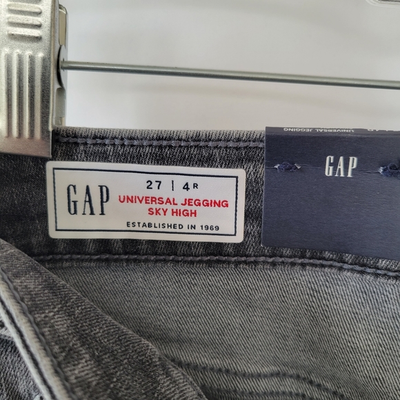 Gap 27/4 NWT Super Skinny Contoured Waistband Super Stretch Washed Black Jeans - Picture 5 of 9